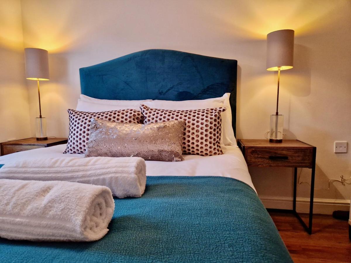 Stylish Luxury Serviced Apartment Next To City Centre With Free Parking - Contractors & Relocators Coventry Exterior foto